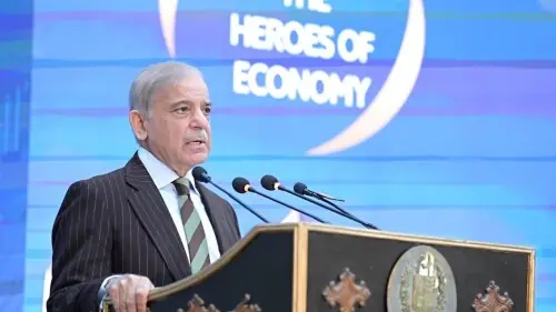 PM cuts power tariff by Rs4.04 for industry to boost exports