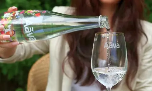 بھارت کے امیر طبقے کی نئی شان و شوکت، پانی لگژری بن گیا بھارت کے امیر طبقے کی نئی شان و شوکت، پانی لگژری بن گیا