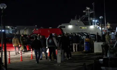 14 migrants die after boat collides with Greek coast guard