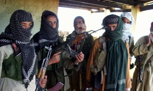 پاکستان میں حملوں کے لیے دہشتگرد امریکی اسلحہ استعمال کر رہے ہیں؛ سی این این رپورٹ