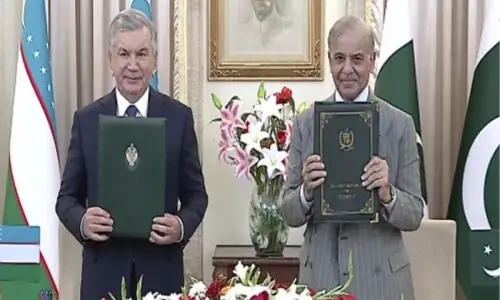 Pakistan and Uzbekistan sign 28 agreements to boost cooperation