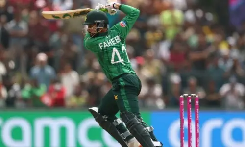 ٹی 20 ورلڈ کپ: نیدرلینڈز کے خلاف بیٹنگ لائن فلاپ، فہیم اشرف نے ہارا ہوا میچ جتوا دیا