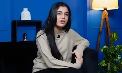 نئی دلہنیں مہنگے کپڑوں کی بجائے سونے کے زیورات میں سرمایہ کاری کریں