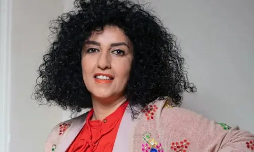 ایران: نوبیل انعام یافتہ نرگس محمدی کو مزید ساڑھے 7 سال قید کی سزا