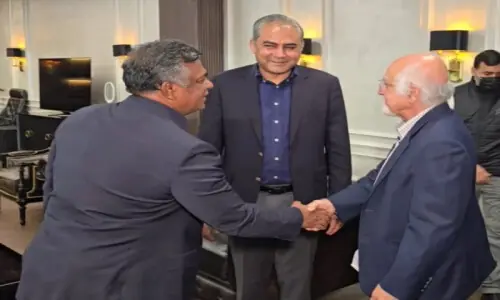 Pakistan bat for Bangladesh in talks with ICC team