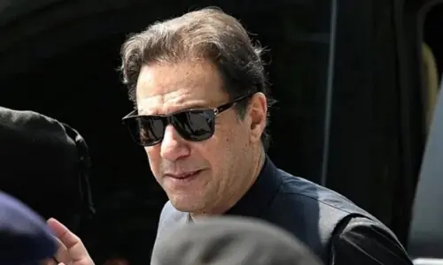 عمران خان کی آنکھ کا معائنہ: 70 فیصد ریکور ہونے کا دعویٰ