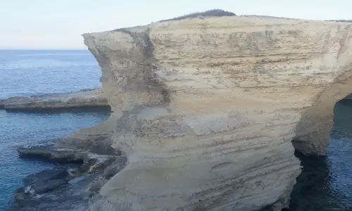 Italy&rsquo;s &lsquo;lovers&rsquo; arch&rsquo; collapses on Valentine&rsquo;s Day after heavy storms