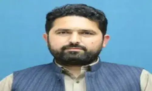 KP CM criticises judiciary, warns against public pressure tactics