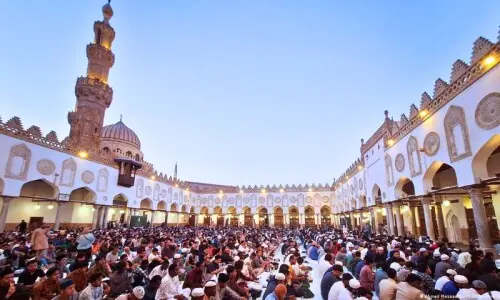 خلیجی ممالک میں آج پہلا روزہ، پاکستان سمیت کن ملکوں میں رمضان 19 فروری سے شروع ہوگا؟