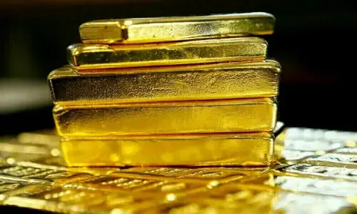 Gold price per tola surges in Pakistan