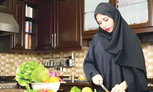 رمضان میں خواتین اپنا خاص خیال کیسے رکھیں رمضان میں خواتین اپنا خاص خیال کیسے رکھیں