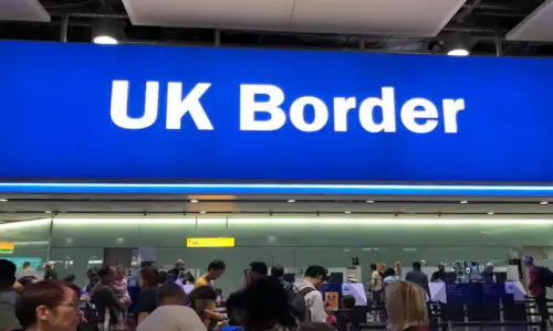 UK tightens entry and boarding rules for dual nationals