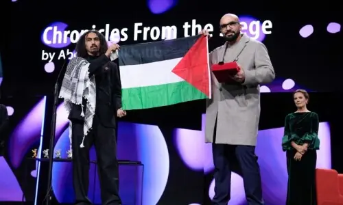 فلسطینی ہدایت کار کے الزامات: جرمن وزیر فلم فیسٹیول سے واک آؤٹ کرگئے
