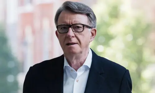 ایپسٹین سے قریبی روابط: سابق برطانوی سفیر کو گرفتار کرلیا گیا