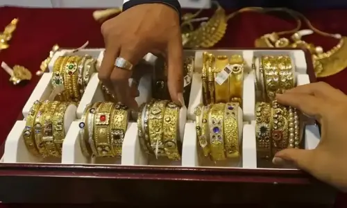 سونے کی آج پھر لمبی چھلانگ، فی تولہ کتنے کا ہوگیا؟