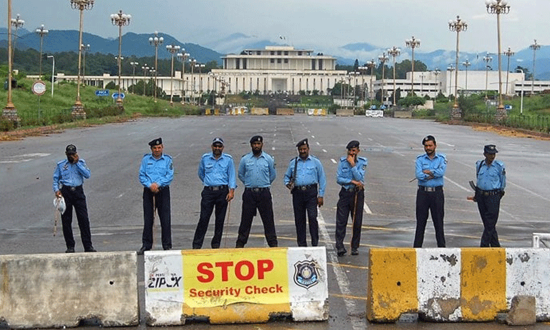 اسلام آباد سمیت پنجاب بھر میں دفعہ 144 نافذ: بڑی پابندیاں عائد کردی گئیں