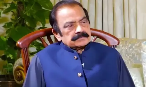 ایران کو چاہیے کہ وہ سعودی عرب پر حملہ نہ کرے: رانا ثنا اللہ