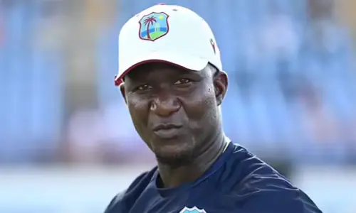 5 دن سے بھارت میں پھنسی ویسٹ انڈیز ٹیم کے کوچ ڈیرن سیمی نے خاموشی توڑ دی