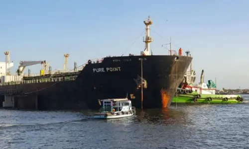 Federal, Sindh leaders discuss oil price surge and energy crisis plans