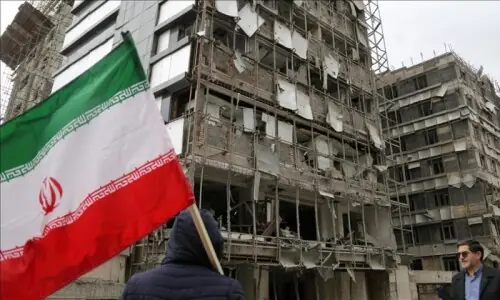 امریکی بمباری میں 200 بچوں سمیت 1255 شہری جاں بحق، ایرانی وزارتِ صحت