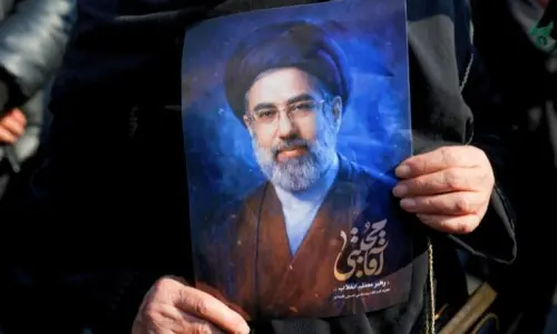 &rsquo;نئے سپریم لیڈر مجتبیٰ خامنہ ای زخمی ہیں&lsquo;: ایرانی صدر کے بیٹے کا دعویٰ