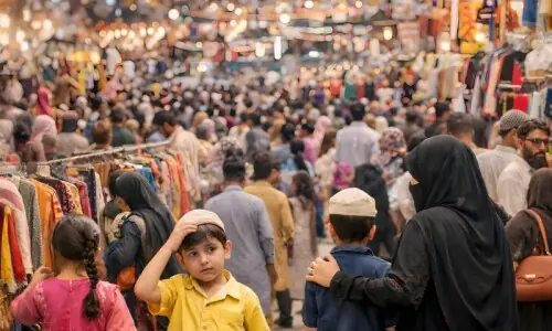 عید کی خریداری: ہجوم میں بچےکیسے محفوظ رہیں؟