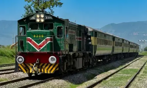 Pakistan railways to run four special Eid trains for passenger convenience
