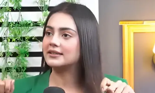 ’شوگر ڈیڈیز سے فائدہ اٹھائیں‘: پاکستانی ماڈل زینب کا نوجوان لڑکیوں کو متنازع مشورہ ’شوگر ڈیڈیز سے فائدہ اٹھائیں‘: پاکستانی ماڈل زینب کا نوجوان لڑکیوں کو متنازع مشورہ