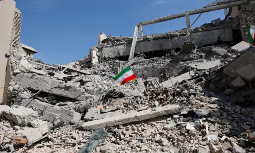 Airstrike hits building in Beirut&rsquo;s southern suburbs, security sources say