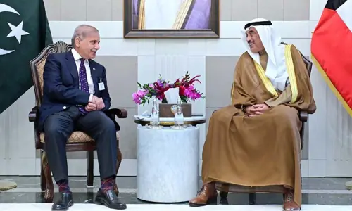 Pakistan, Kuwait discuss regional tensions amid Middle East crisis