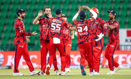 پی ایس ایل 11: کراچی کنگز نے لاہور قلندرز کو 4 وکٹوں سے شکست دے دی