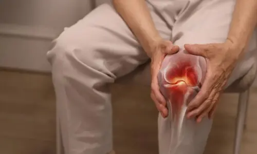 گھٹنوں کے درد سے نجات: دواؤں کے بجائے یہ طریقہ اپنائیں
