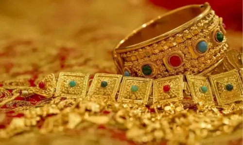 Gold prices jump in Pakistan as rates surge in global market