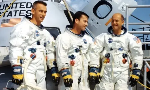 چاند پر جانے والے 28 خلابازوں میں سے کتنے اس کی سطح پر قدم رکھ پائے؟