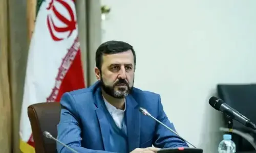 Iran plans transit fees for Hormuz shipping, signals continued curbs on US vessels