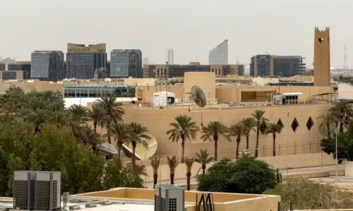 سعودی عرب میں امریکی ایمبیسی پر ایرانی حملہ، نقصان بہت زیادہ ہوا: امریکی اخبار