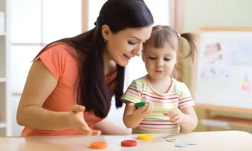 بچوں کی تربیت میں بڑی غلطی: ایک اہم مہارت جو والدین سکھانا بھول جاتے ہیں بچوں کی تربیت میں بڑی غلطی: ایک اہم مہارت جو والدین سکھانا بھول جاتے ہیں