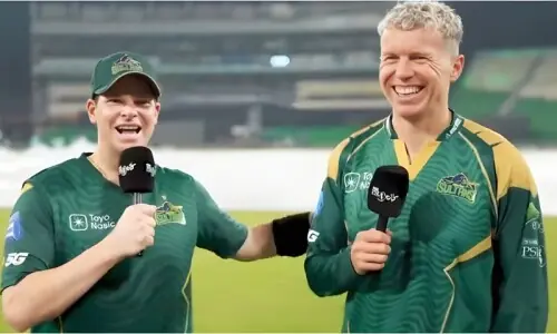 پی ایس ایل: اسٹیو اسمتھ نے اپنے ساتھی ٹیم کے کھلاڑی پیٹر سڈل کو &rsquo;چاچا&lsquo; کہہ دیا