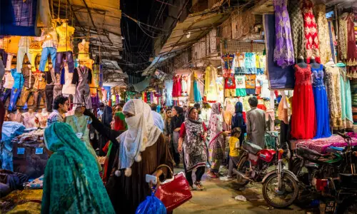 پنجاب: مارکیٹس رات 8 بجے بند کرنے کی تجویز مسترد، 10 بجے تک کھلی رکھنے پر اتفاق