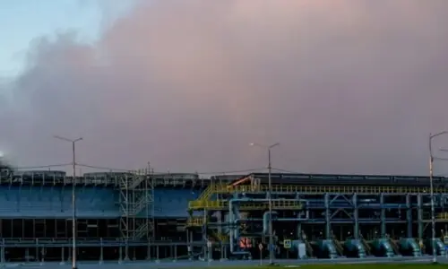 اسرائیل کا ایران میں بڑی پیٹروکیمیکل تنصیب کو نشانہ بنانے کا دعویٰ