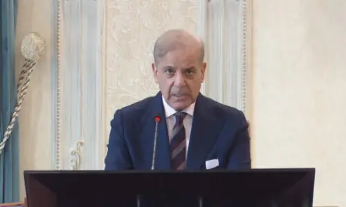 Pakistan enforces early market closures to curb energy use