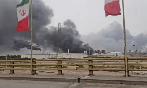 ٹرمپ کی نیوز کانفرنس کے بعد اسرائیل کے ایرانی رہائشی علاقوں پر شدید حملے