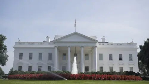 وائٹ ہاؤس کی ایران کے خلاف ایٹم بم کے ممکنہ استعمال کی خبروں کی تردید