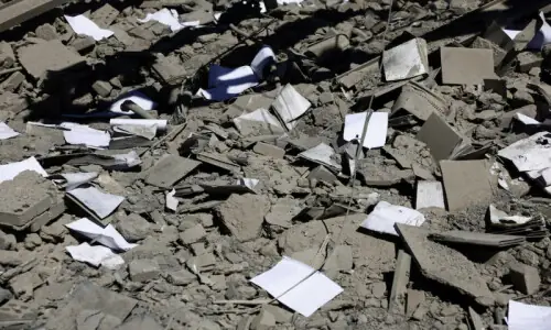 Iran defies Trump&rsquo;s looming deadline