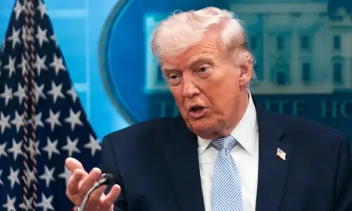 &rsquo;حقیقی معاہدے&lsquo; پر مکمل عملدرآمد تک امریکی فوج ایران کے گرد موجود رہے گی: ٹرمپ کی وارننگ