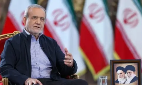 لبنان پر اسرائیلی حملے جنگ بندی کی خلاف ورزی ہیں، ہمارے ہاتھ ٹریگر پر رہیں گے: ایران