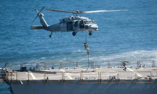 US navy moves to clear mines in Strait of Hormuz