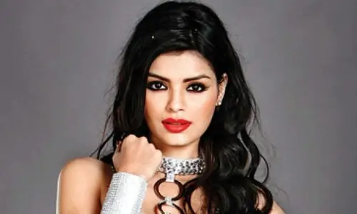 کھانے میں کاکروچ اور کچن میں مردہ چوہے: بھارتی اداکارہ نے بگ باس کی چمک دمک کا پول کھول دیا