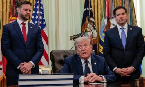 امریکا ایران میں جوہری ہتھیار استعمال کرنے کا کوئی ارادہ نہیں رکھتا: صدر ٹرمپ