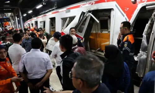 انڈونیشیا میں دو ٹرینوں میں ہولناک تصادم، متعدد ہلاکتیں اور درجنوں زخمی